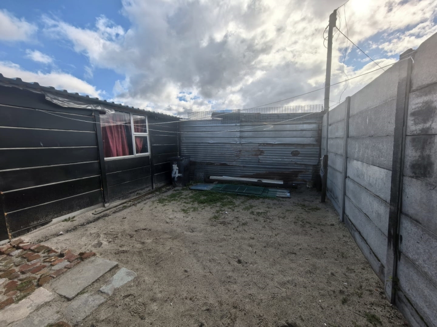 2 Bedroom Property for Sale in Lavender Hill Western Cape